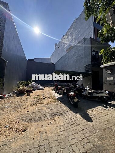 Chính chủ bán đất mặt tiền Tôn Đản
