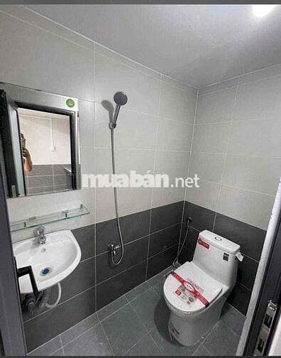 Trọ có gác mặt tiền nguyễn văn linh
