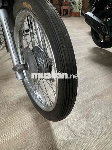 Honda Dream cá mập 1992 Tím