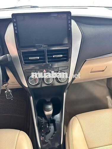 Toyota Vios màu Trắng