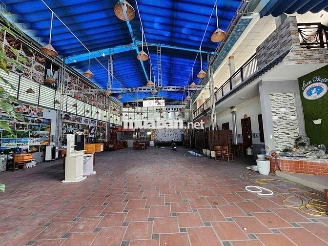 Cho thuê mặt bằng kinh doanh nhà Hàng ngang 18 (700m2) ngay trung tâm