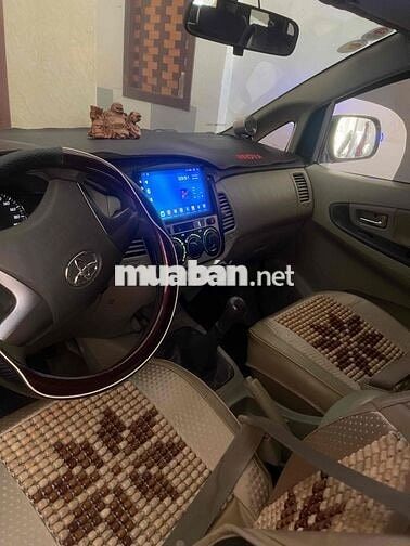 Toyota Innova Bạc 7 chỗ