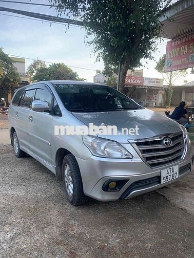 Toyota Innova Bạc 7 chỗ