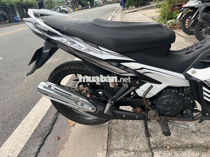 Yamaha BST72 Trắng đen
