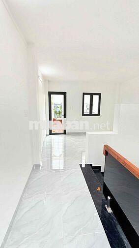 Nhà phố hiện đại sổ hoàn công khu dân cư lộc phát 22/12 eon bình duong