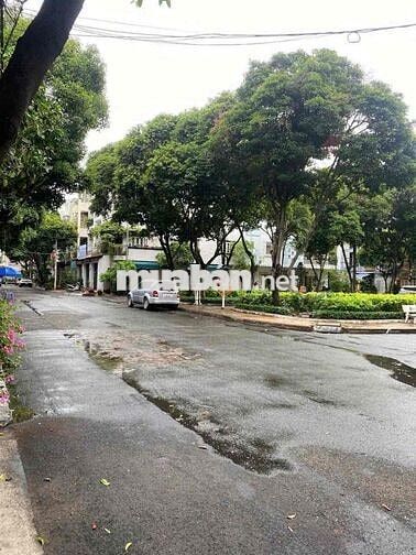 Nhà Hầm 3 Lầu View Công Viên Nguyên Hồng, Bình Thạnh – Chỉ 23 Triệu/Th