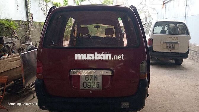 Cityvan 7 chỗ màu Đỏ,trắng