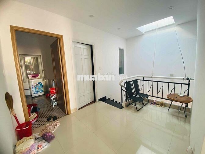 NHÀ SIÊU TRUNG TÂM TP PHẠM VĂN NGHỊ