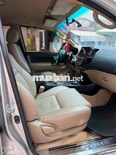 Toyota Fortuner 2014 Bạc