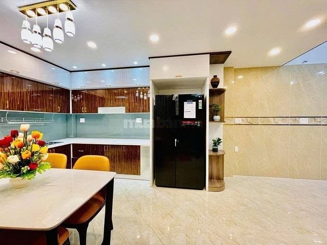 Chủ về quê cần bán gấp nhà 52m2 đường Lê Đức Thọ giá 2 TỶ 290 hẻm oto 