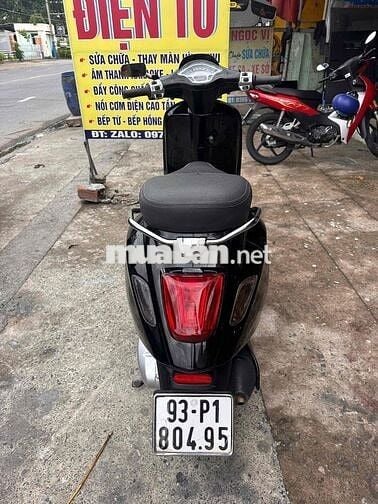 Piaggio Vespa Sprint Đen