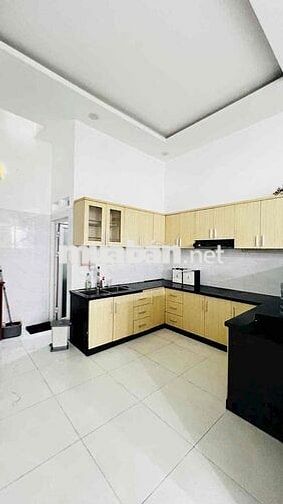 NHÀ PHỐ HÀ HUY GIÁP. TRỆT 3 LẦU 4PN 5WC. ĐƯỜNG 8M