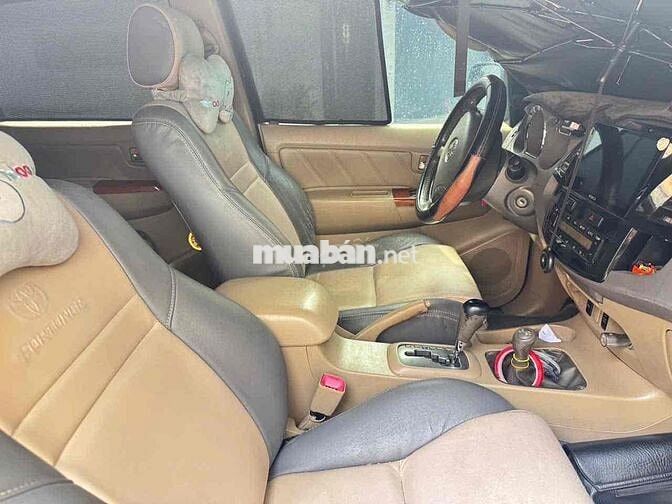 Toyota Fortuner 2010 2 cầu Xám ( ko tiếp lái )