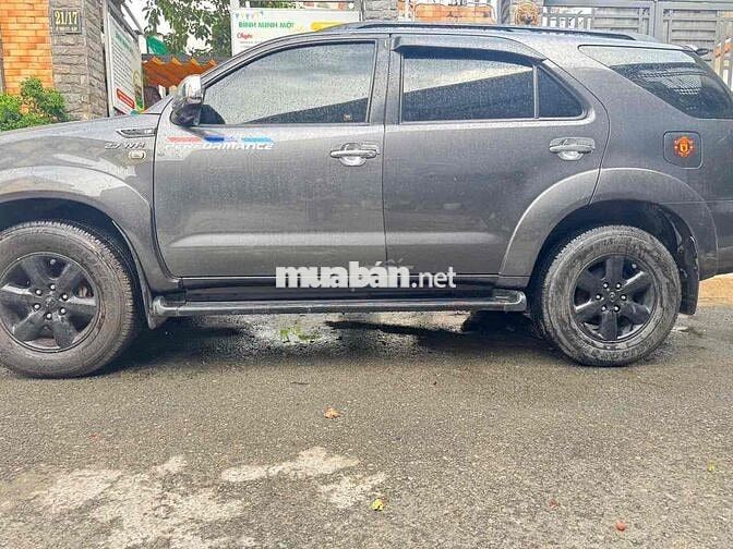 Toyota Fortuner 2010 2 cầu Xám ( ko tiếp lái )