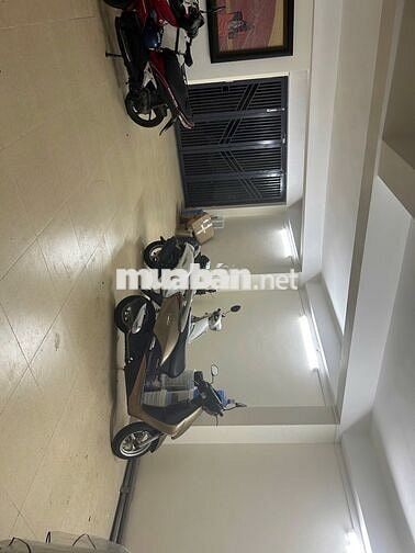Chính chủ cho thuê căn hộ studio 35m2, có thang máy, nội thất đầy đủ