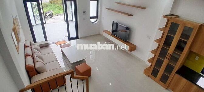Nhà mt Tứ Ngân 1 sát cạnh làng Đại Học và FPT