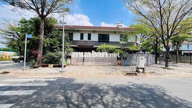 Cần cho thuê căn nhà phố Camellia 15 triệu 3pn3wc nhà có nội thất
