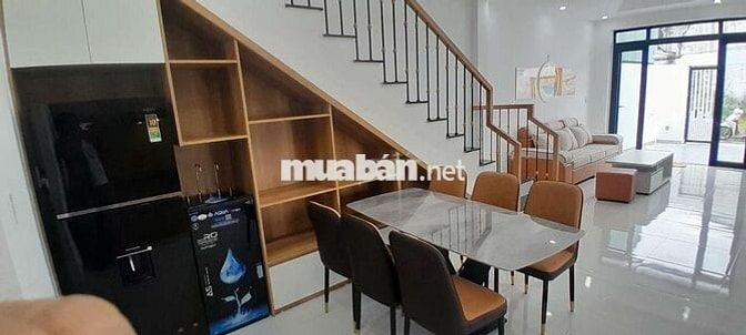 Nhà mt Tứ Ngân 1 sát cạnh làng Đại Học và FPT