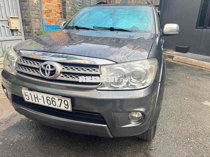 Toyota Fortuner 2010 2 cầu Xám ( ko tiếp lái )