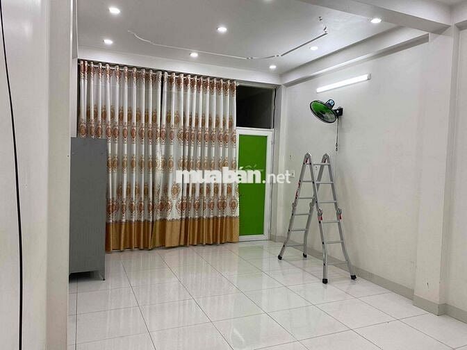 phòng trọ tầng 3, view Metro, cách ga Bình Thái 500m