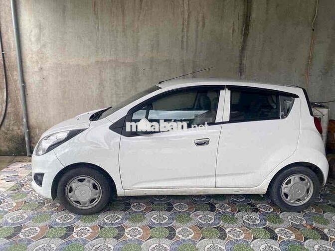 Chevrolet Spark màu Trắng