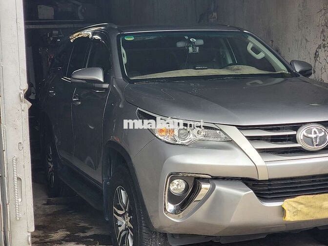 Toyota Fortuner Xám 98883 km