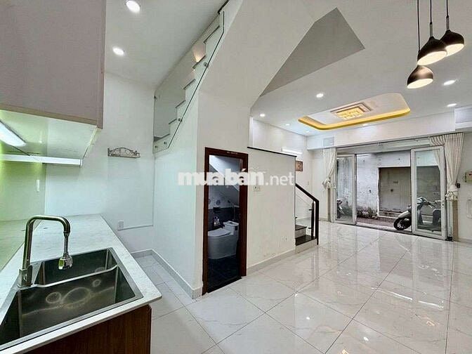 NHĨNH 6 TỶ NHÀ 60M2 ĐƯỜNG XVNT