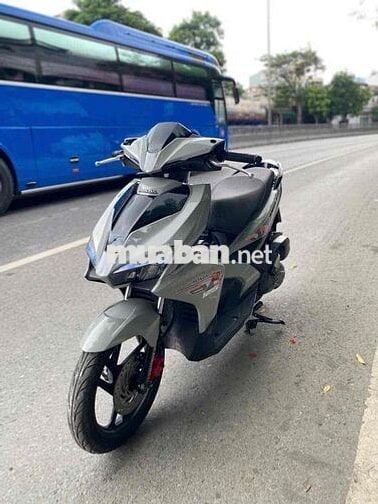 Honda Airblade chính chủ đời cao zin đẹp như hình