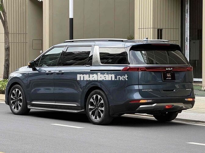 Kia Carnival 2024 2.2D Signature 65.000 km
