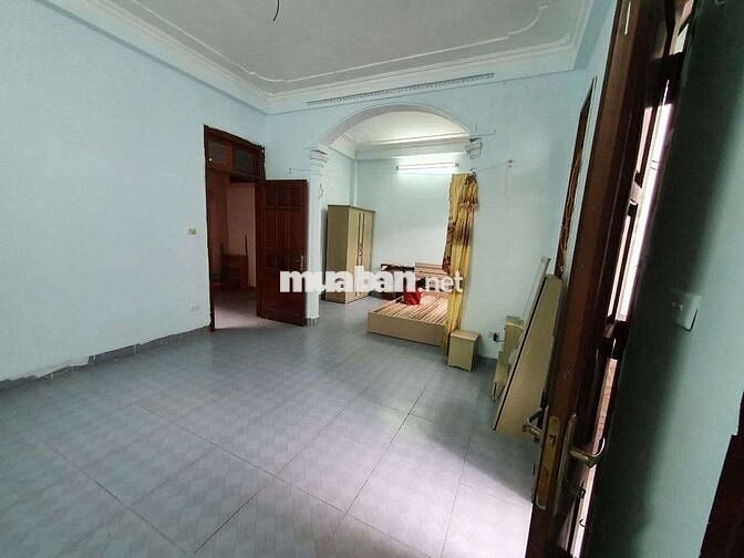 Chính chủ - cho thuê phòng 40m2 ngõ 111 Triều Khúc 