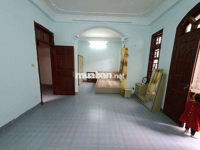 Chính chủ - cho thuê phòng 40m2 ngõ 111 Triều Khúc 