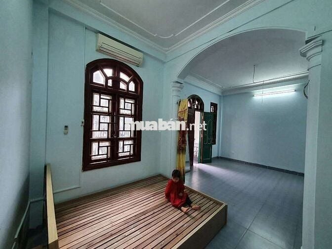 Chính chủ - cho thuê phòng 40m2 ngõ 111 Triều Khúc 