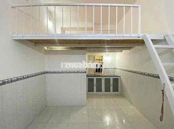 Phòng trọ giá sinh viên thang máy, sạch sẽ ngay cầu Nguyễn Tri Phương