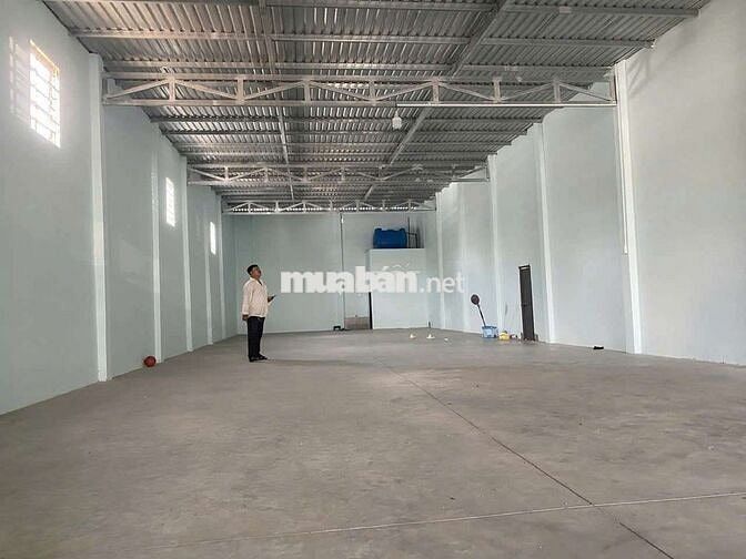 Cần Cho thuê xưởng đường song hảnh  trung chánh .DT 8 x35 giá 15 triệu