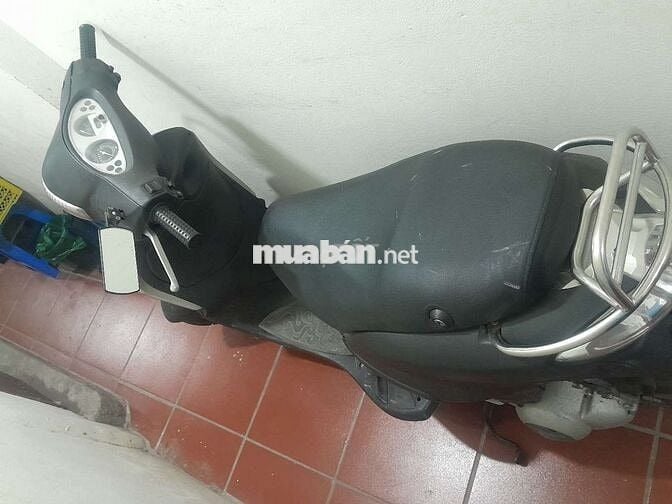 Piaggio màu Đen