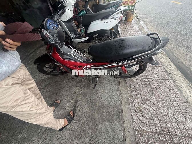 Yamaha Sirius Đỏ đen 2016
