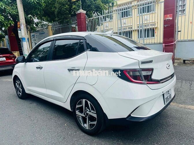 Hyundai Grand i10 Trắng