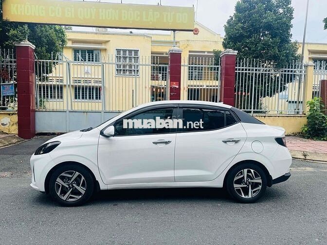 Hyundai Grand i10 Trắng