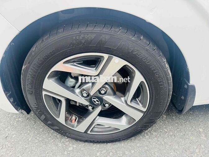 Hyundai Grand i10 Trắng