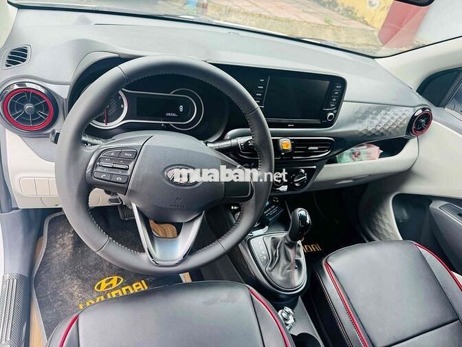 Hyundai Grand i10 Trắng