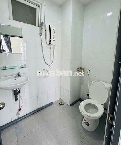 Cho thuê căn hộ mini (2 phòng) cửa sổ thoáng mát lầu 3