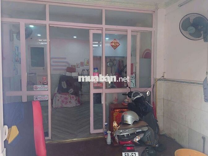 Cho thuê tầng trệt Nhà nguyên căn HXH 1 phòng khách+ 1 phòng ngủ