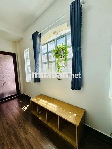Cho thuê căn hộ mini (2 phòng) cửa sổ thoáng mát lầu 3