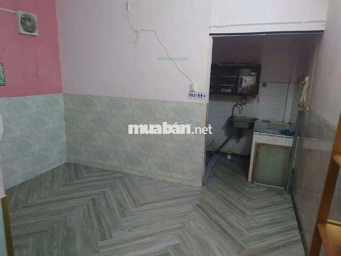 Cho thuê tầng trệt Nhà nguyên căn HXH 1 phòng khách+ 1 phòng ngủ