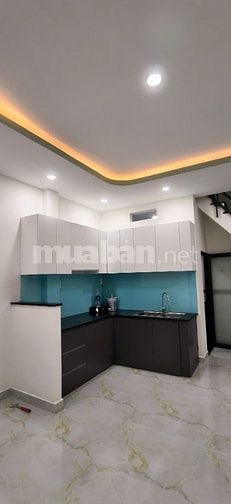 Nhà  Đẹp 3 tầng ,hẻm thông Ni Sư Huỳnh Liên ngang 4.7 m, 3 PN 3 WC