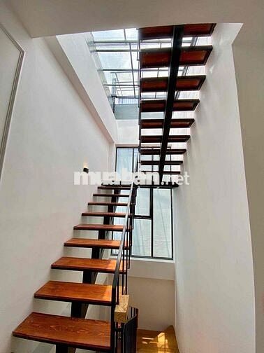 Chỉ 7Đ có nhà mới xây 4 tầng , ngang 6.2m khu vực trung tâm Q.Tân Binh