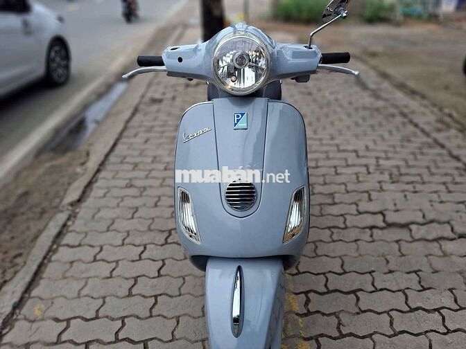 Piaggio Vespa LX 125 Xám xi măng