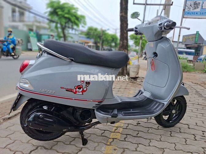 Piaggio Vespa LX 125 Xám xi măng