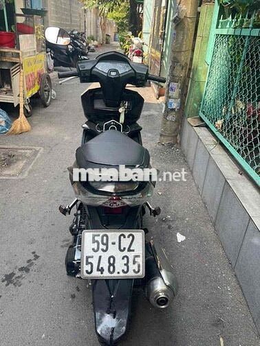 Honda Air Blade máy êm, biển thành phố