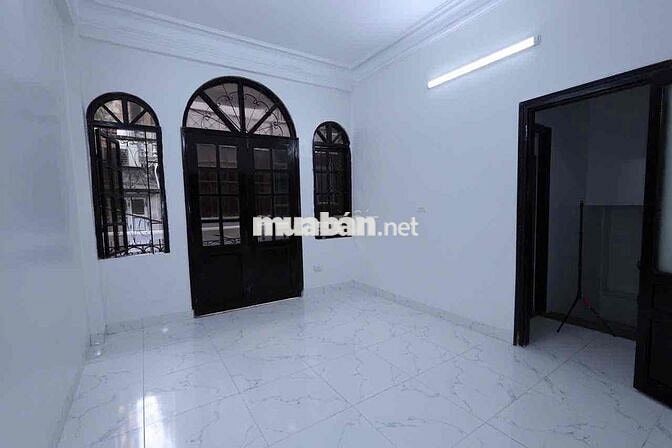 Cho thuê nhà mặt phố, Kinh doanh mọi mô hình- Phố Huế- Hai Bà Trưng,